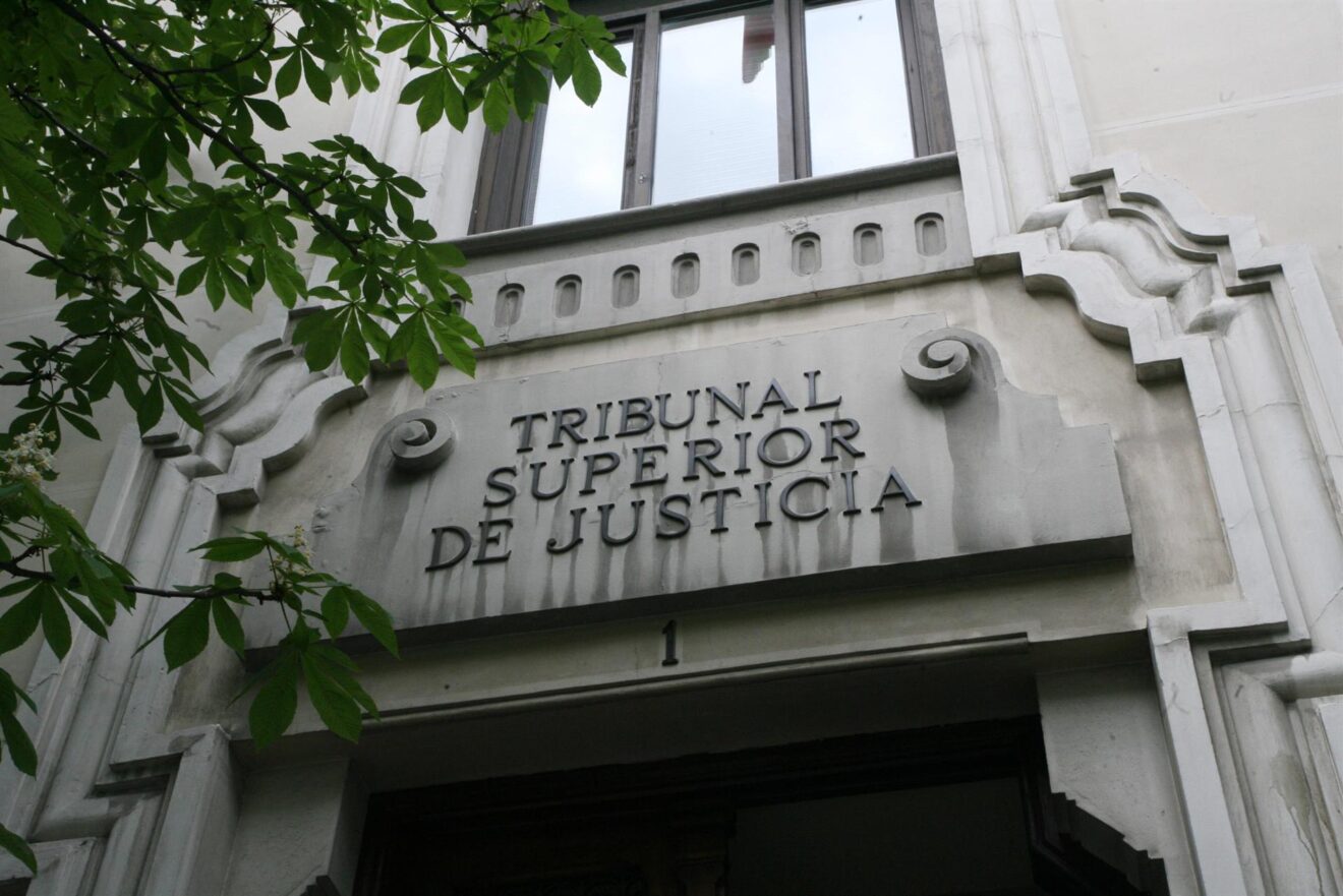 El TSJM admite la querella de la pareja de Ayuso contra la fiscal jefe ...